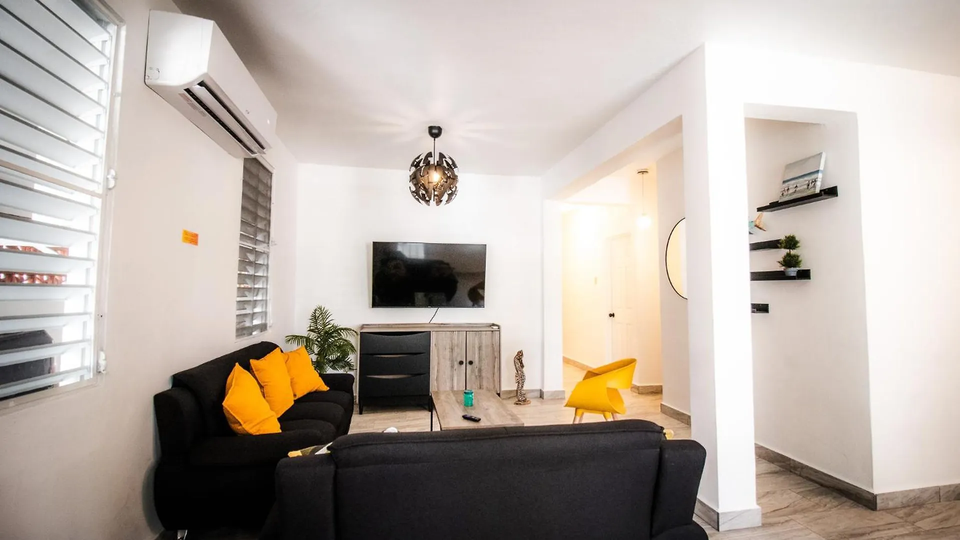 דירה Entire Vacation Home In San Juan - Fits 10